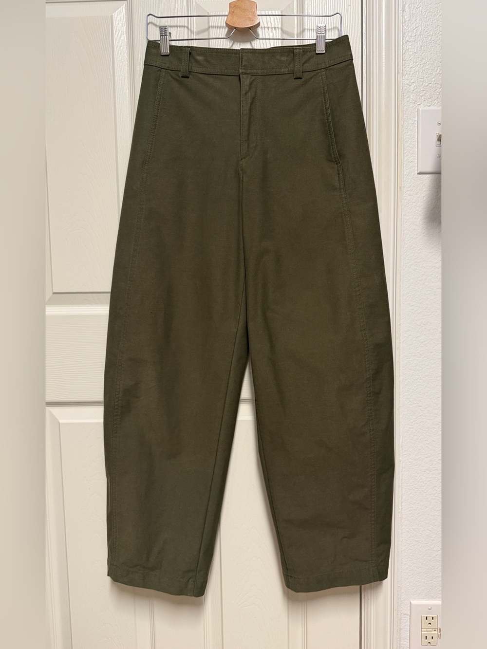 Uniqlo Woman Dark Olive Barrel Wide Leg Pants